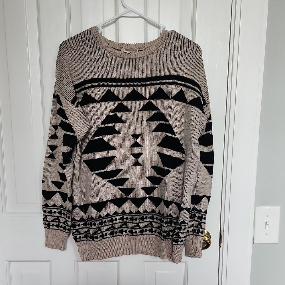 Forever 21 Black and Beige Patterned Sweater